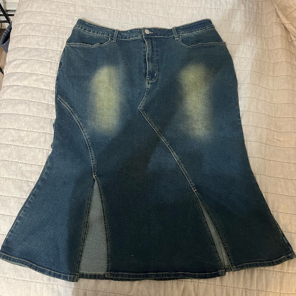 Denim Washed Ruffle Split Hem Midi Skirt
